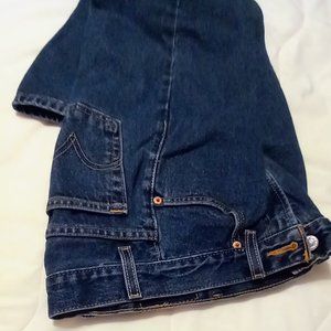 Levi's 550 Relaxed Fit - Cropped - Size 9